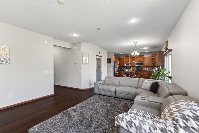 15275 Plumstone Drive, Eden Prairie, MN 55347