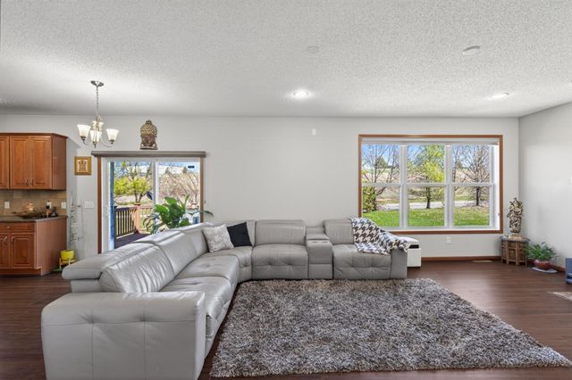 15275 Plumstone Drive, Eden Prairie, MN 55347
