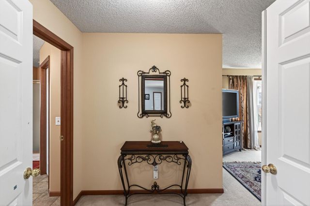 15275 Plumstone Drive, Eden Prairie, MN 55347
