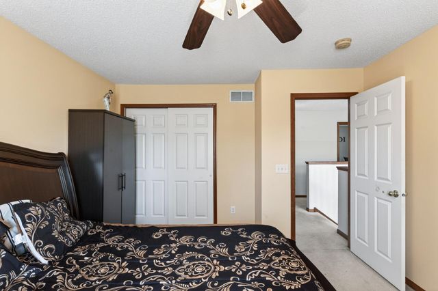 15275 Plumstone Drive, Eden Prairie, MN 55347