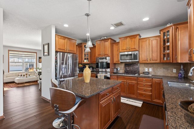 15275 Plumstone Drive, Eden Prairie, MN 55347