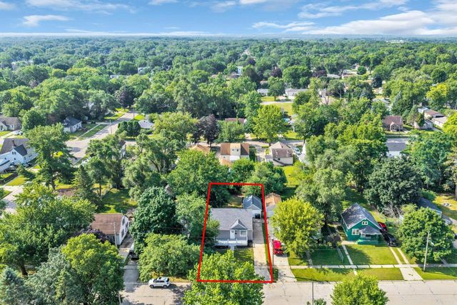 1716 W Grand AVENUE, Beloit, WI 53511