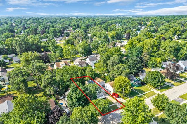 1716 W Grand AVENUE, Beloit, WI 53511