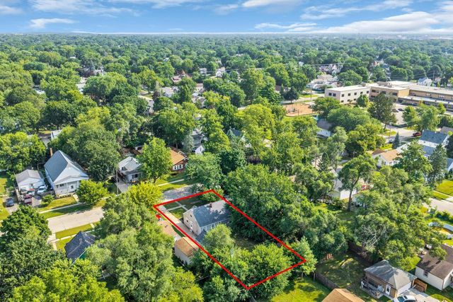 1716 W Grand AVENUE, Beloit, WI 53511