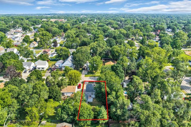 1716 W Grand AVENUE, Beloit, WI 53511