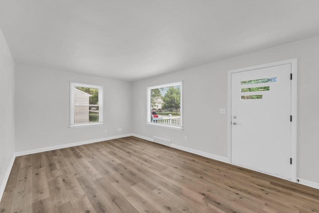 1716 W Grand AVENUE, Beloit, WI 53511