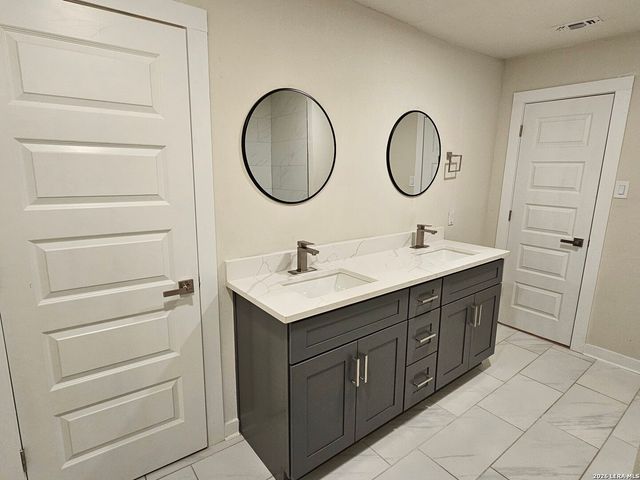 1414 Burleson, San Antonio, TX 78202