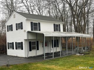 11 South Cove Road, Danbury, CT 06811