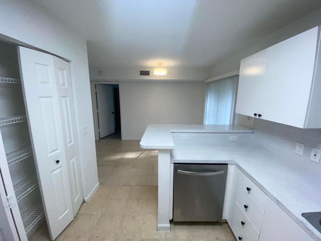 3740 N JOG Road 106, West Palm Beach, FL 33411
