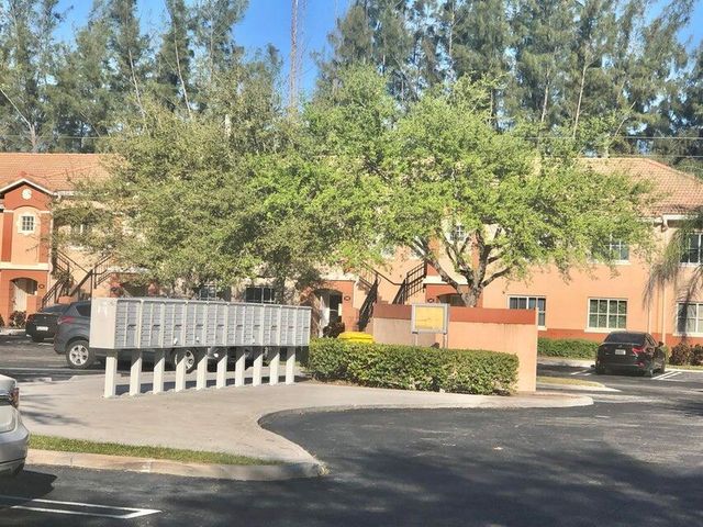 3740 N JOG Road 106, West Palm Beach, FL 33411