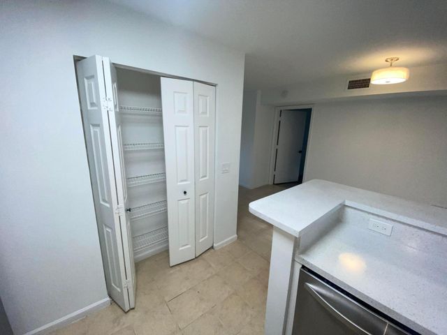 3740 N JOG Road 106, West Palm Beach, FL 33411