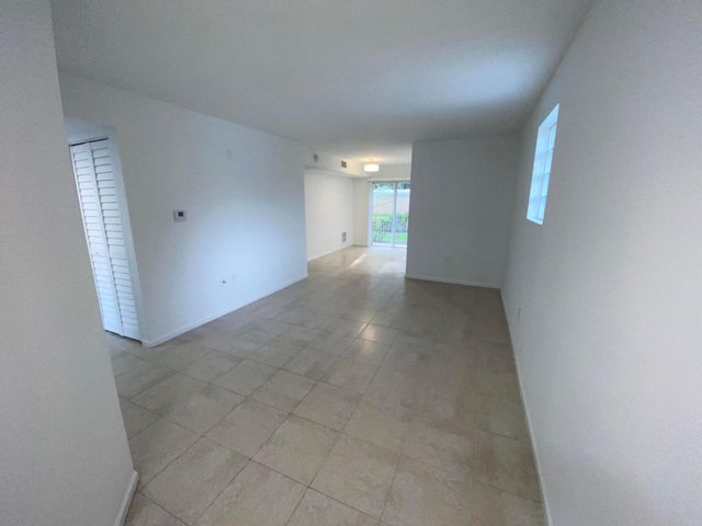 3740 N JOG Road 106, West Palm Beach, FL 33411