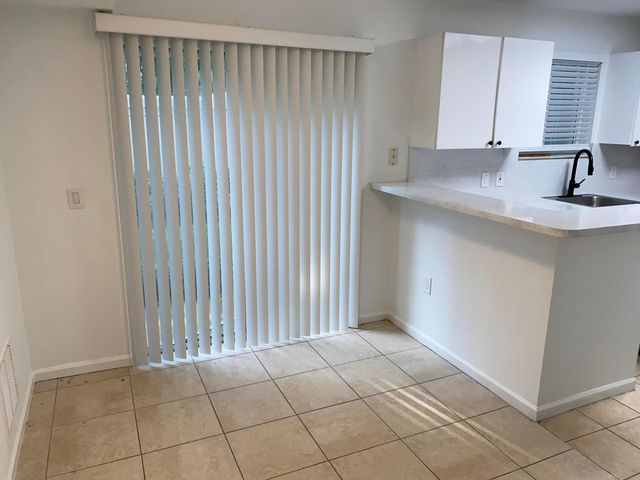 3740 N JOG Road 106, West Palm Beach, FL 33411