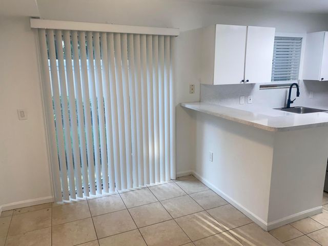 3740 N JOG Road 106, West Palm Beach, FL 33411
