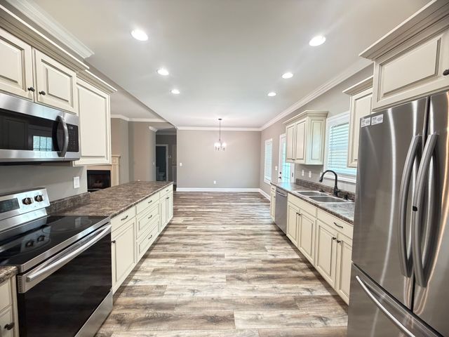 389 Colonial Dr, Winchester, TN 37398