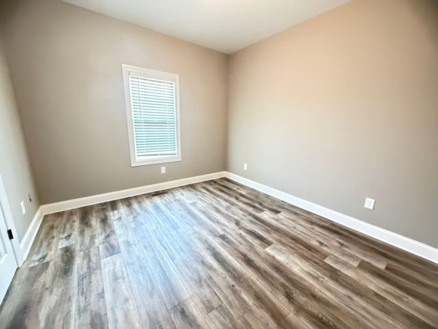 389 Colonial Dr, Winchester, TN 37398