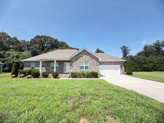 389 Colonial Dr, Winchester, TN 37398