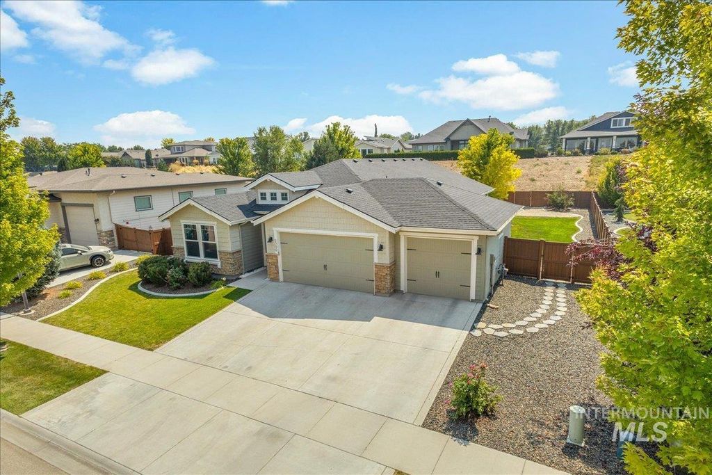 2399 E Mores Trail Drive, Meridian, ID 83642 photo 3