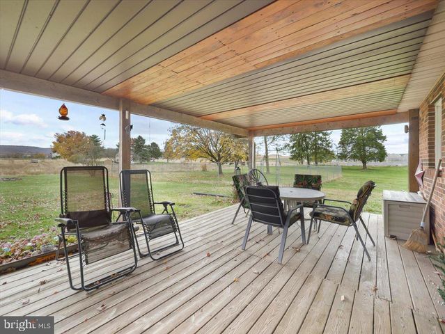 8750 OLDE SCOTLAND RD, Shippensburg, PA 17257