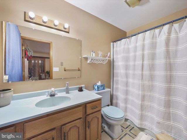 8750 OLDE SCOTLAND RD, Shippensburg, PA 17257