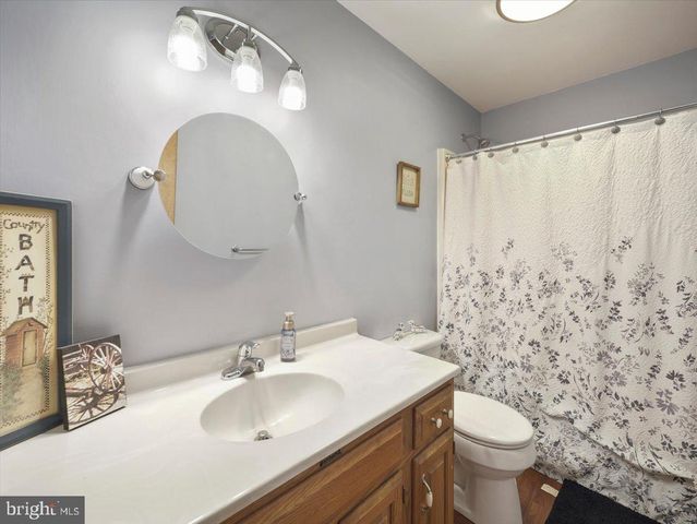 8750 OLDE SCOTLAND RD, Shippensburg, PA 17257