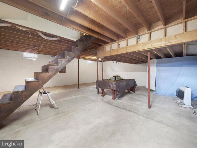 8750 OLDE SCOTLAND RD, Shippensburg, PA 17257