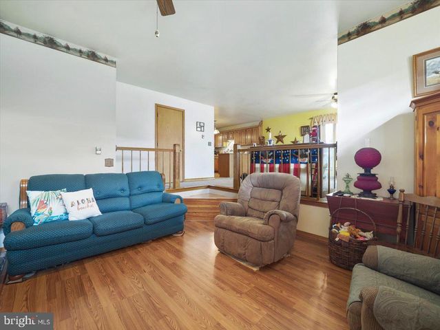 8750 OLDE SCOTLAND RD, Shippensburg, PA 17257