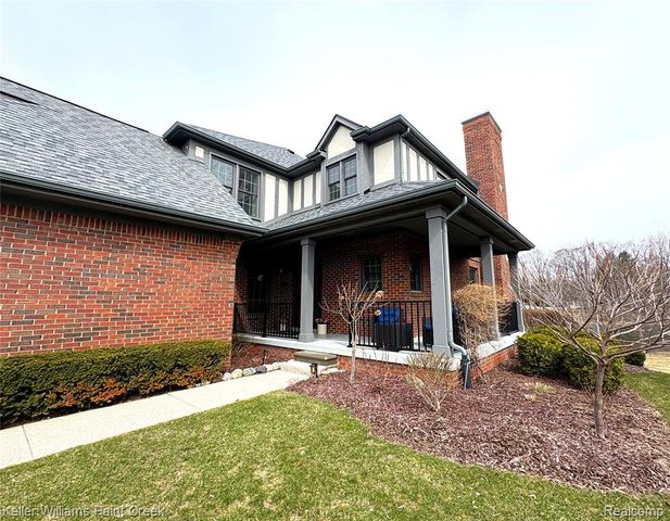 63 Burniah, Lake Orion, MI 48362