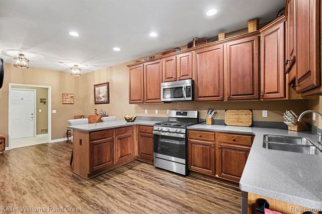 63 Burniah, Lake Orion, MI 48362