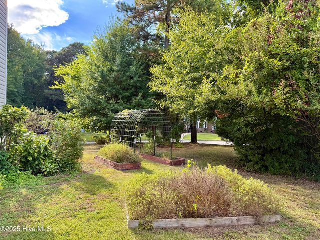 103 Amber Lane, Greenville, NC 27834