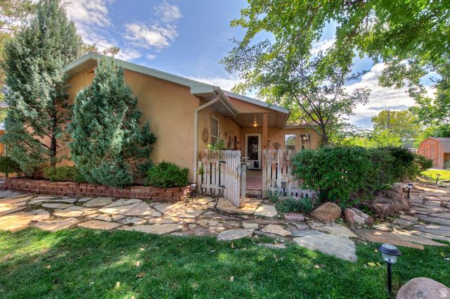 552 NICHOLS LN, Moab, UT 84532