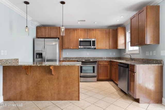 808 Desoto Street, 7, Ocean Springs, MS 39564