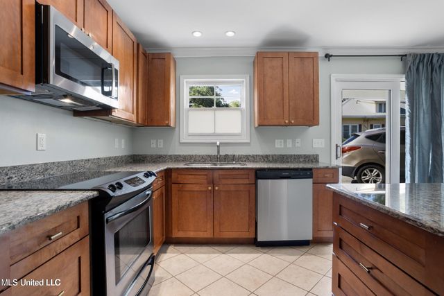 808 Desoto Street, 7, Ocean Springs, MS 39564