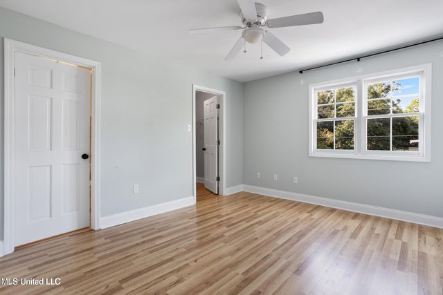 808 Desoto Street, 7, Ocean Springs, MS 39564