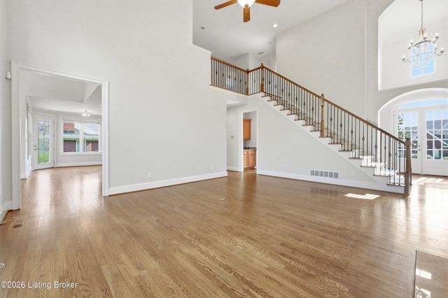2101 Highland Springs Pl, Louisville, KY 40245