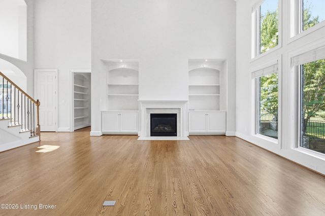 2101 Highland Springs Pl, Louisville, KY 40245
