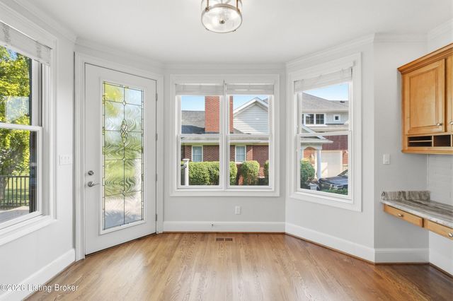 2101 Highland Springs Pl, Louisville, KY 40245