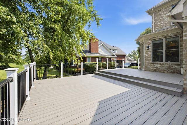 2101 Highland Springs Pl, Louisville, KY 40245