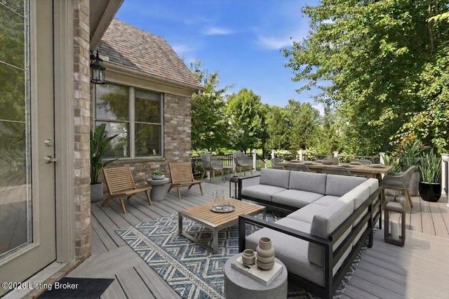 2101 Highland Springs Pl, Louisville, KY 40245