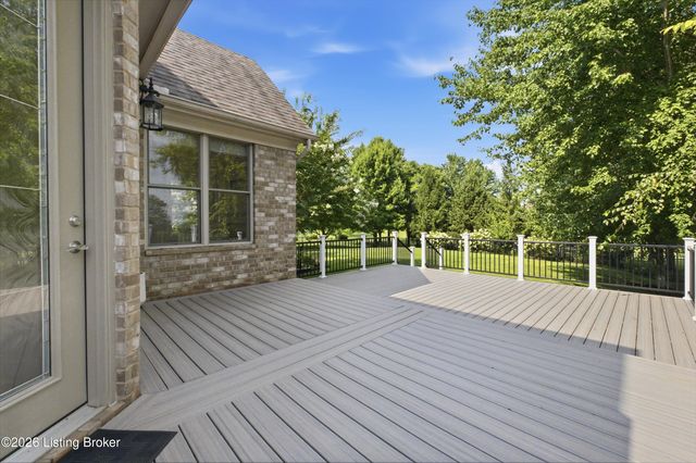 2101 Highland Springs Pl, Louisville, KY 40245
