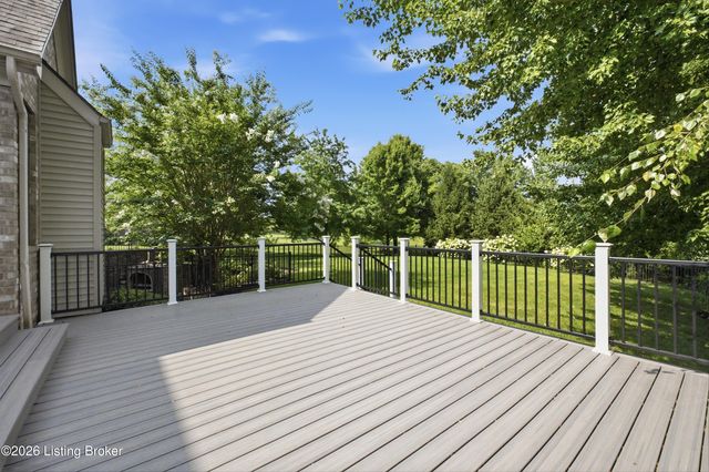 2101 Highland Springs Pl, Louisville, KY 40245