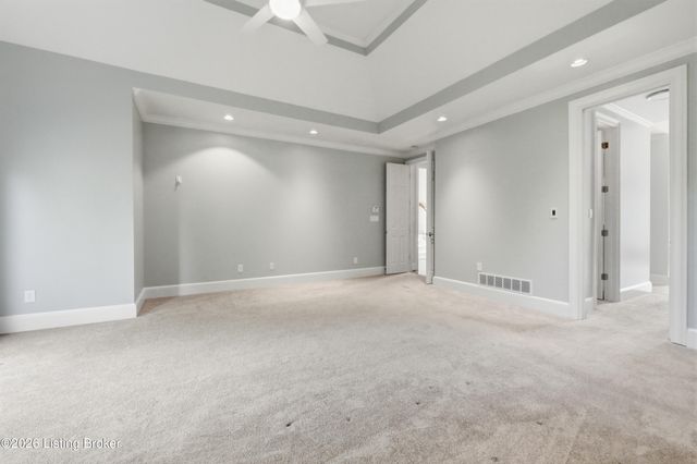 2101 Highland Springs Pl, Louisville, KY 40245