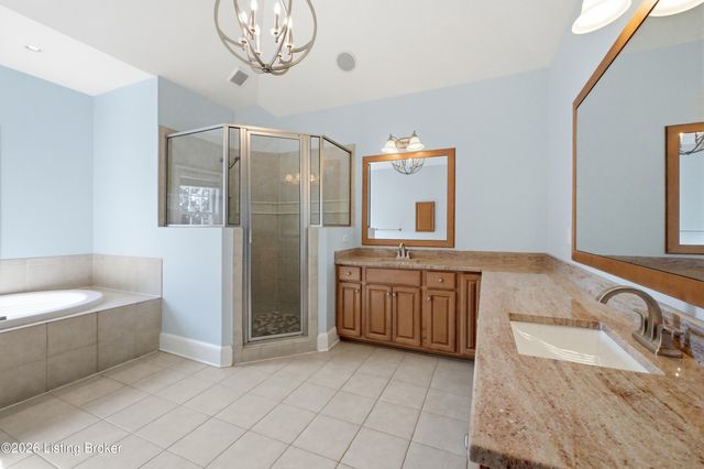 2101 Highland Springs Pl, Louisville, KY 40245