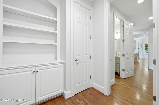 2101 Highland Springs Pl, Louisville, KY 40245