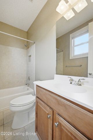 2101 Highland Springs Pl, Louisville, KY 40245