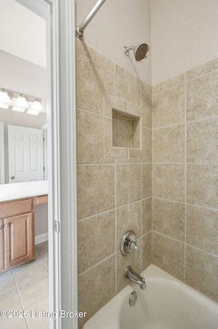2101 Highland Springs Pl, Louisville, KY 40245