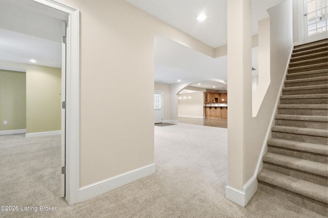 2101 Highland Springs Pl, Louisville, KY 40245