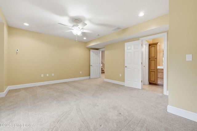 2101 Highland Springs Pl, Louisville, KY 40245