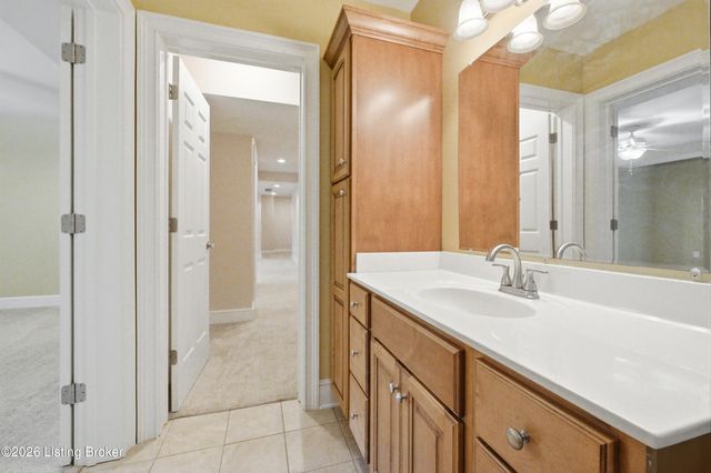2101 Highland Springs Pl, Louisville, KY 40245