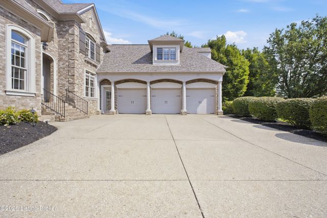 2101 Highland Springs Pl, Louisville, KY 40245
